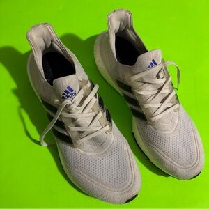 Adidas Ultraboost 22 men’s running shoes